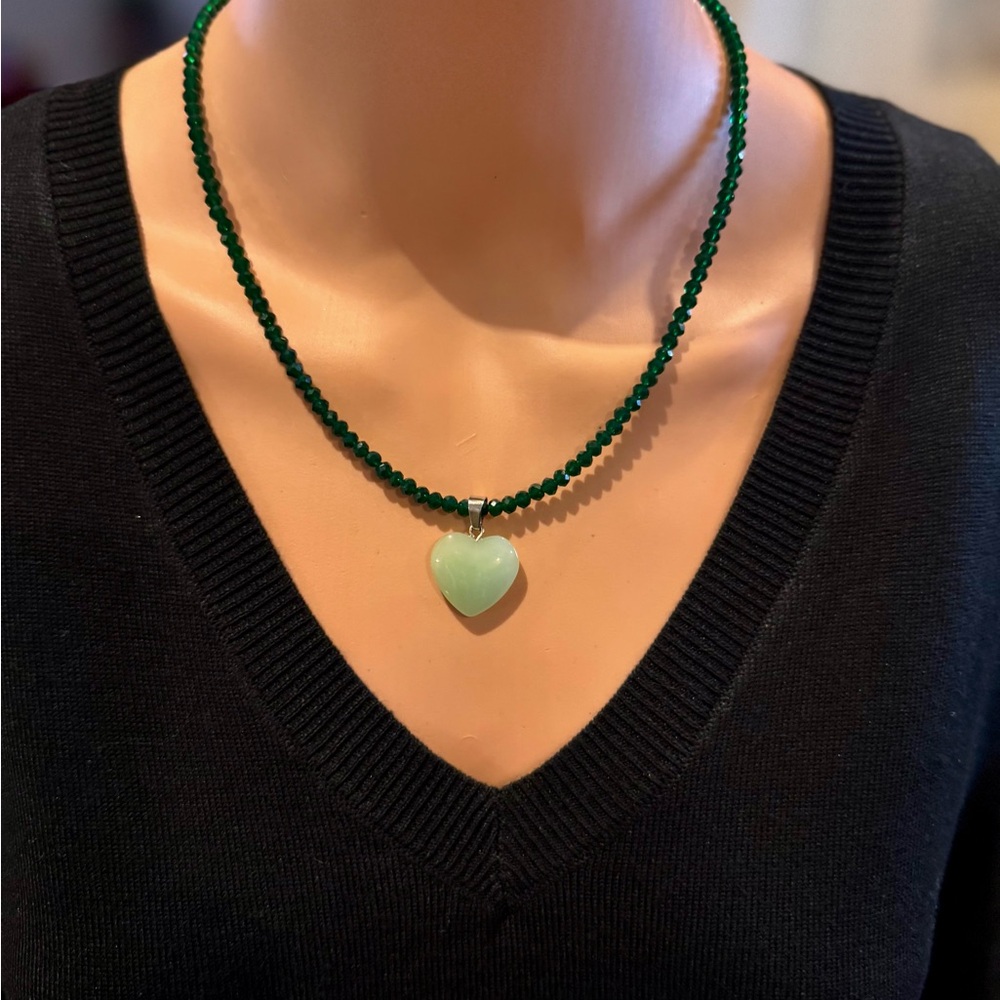 Green Heart Shaped Natural Stone Necklace Symbolizes Growth & Balance NEW